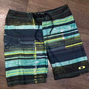 Excellent condition! Men’s Oakley Board Shorts